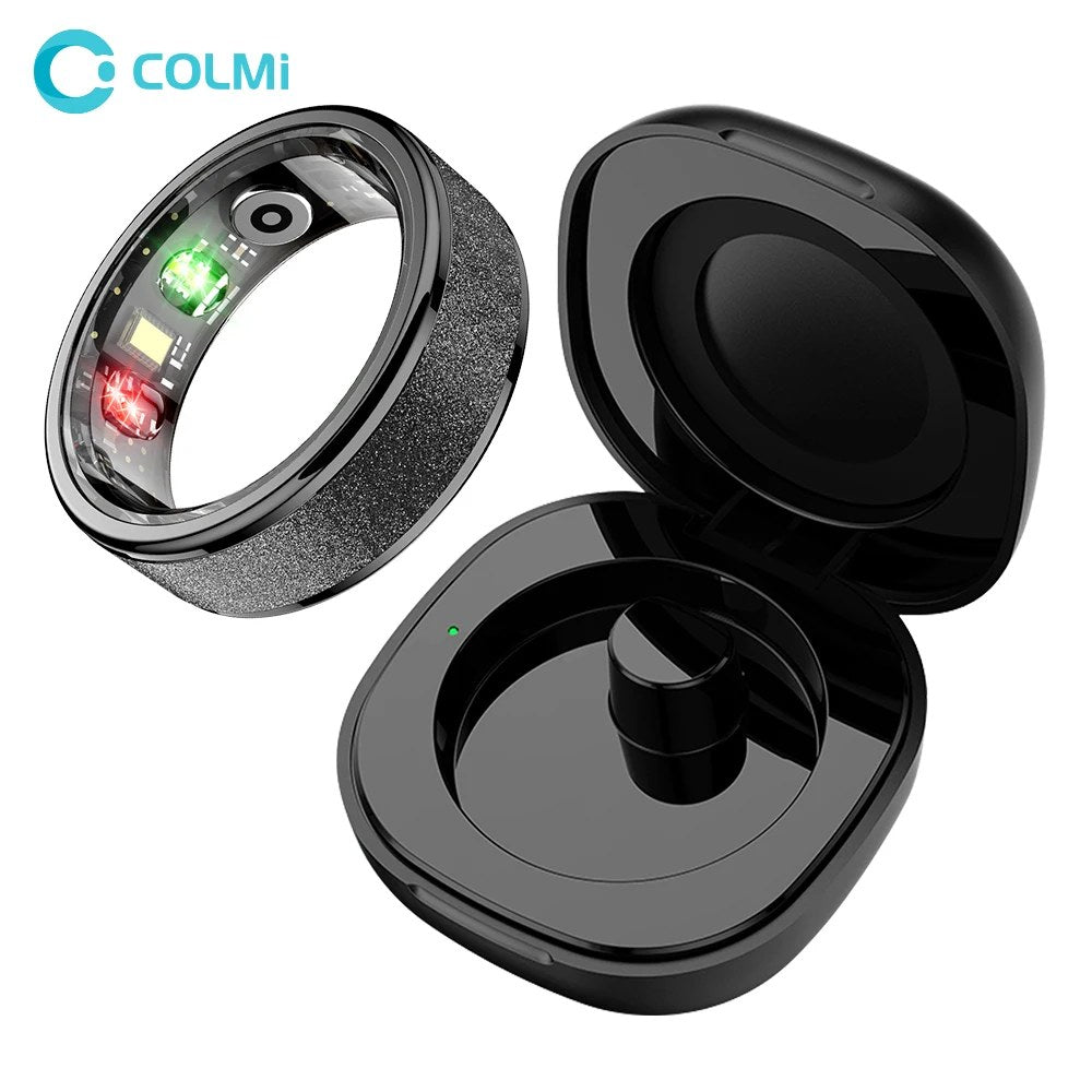 Bague connectée COLMI R10 noire avec ses capteurs optiques et son boîtier de charge